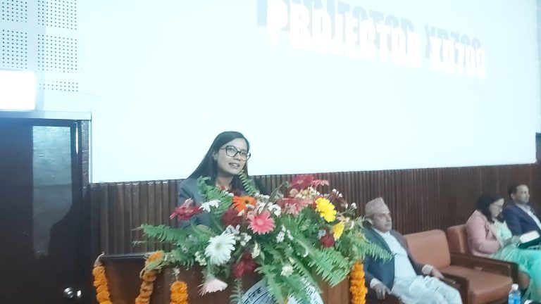 देशको समृद्धिका लागि योगदान गर्छु भन्ने सोचका साथ कानून निर्माण र कार्यान्वयनमा लाग्नुहोला – मन्त्री गौतम
