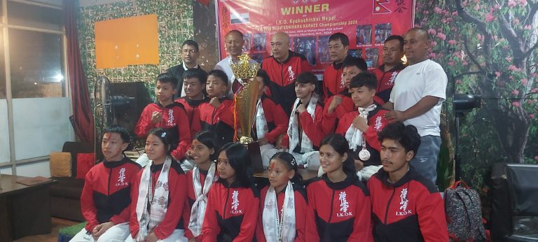 इन्डो नेपाल कराते प्रतियोगिताका विजेता १३ खेलाडी सम्मानित