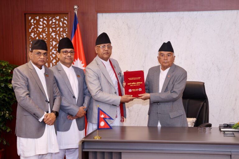 राष्ट्रपति रामचन्द्र पौडेल समक्ष मुस्लिम आयोगको बार्षिक प्रतिवेदन पेश